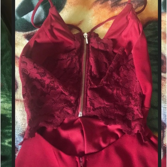 Sexiest burgundy/ Maroon  fit and flare Lacey open back midi dress - Picture 2 of 5